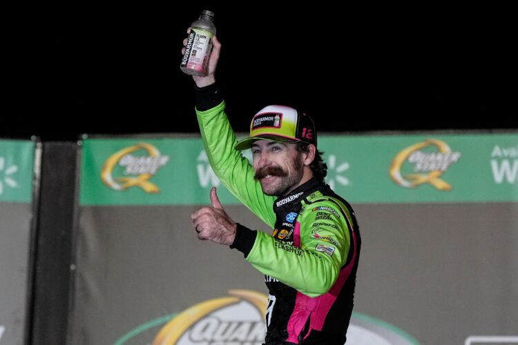 Blaney wins 3-wide battle on final lap of OT